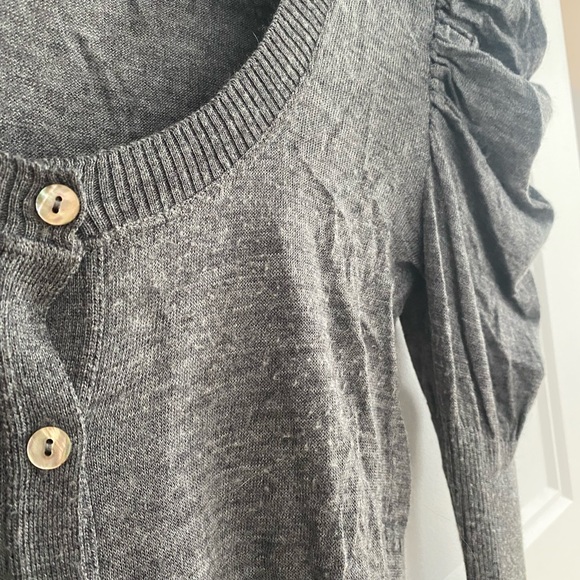 Sisley • Grey • puffy sleeves cardigan - Picture 3 of 5